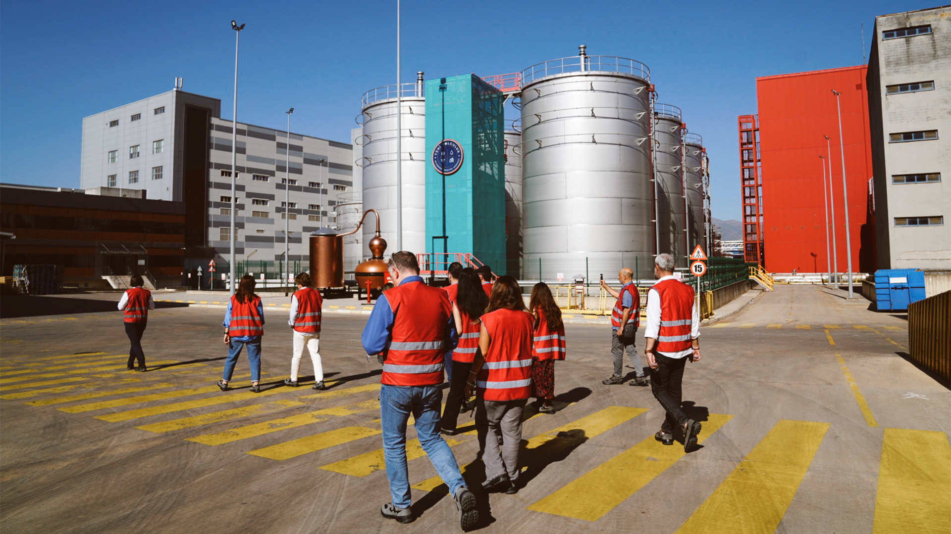 I-AM Dünyanın İlk Rakı Deneyim Merkezi’ni, Mey|Diageo için Tasarladı.